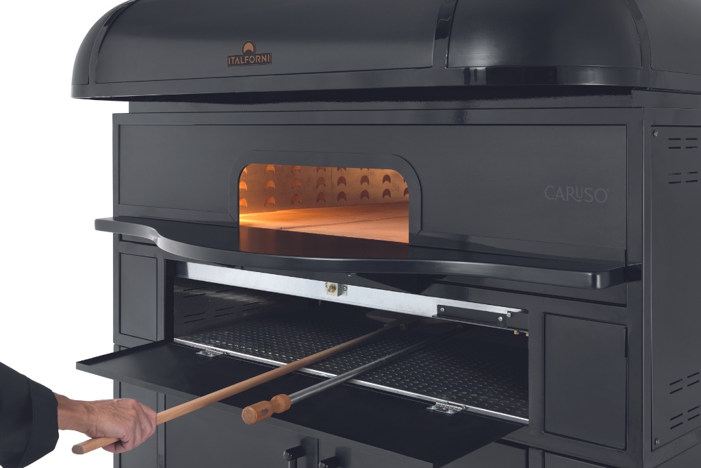 Il forno elettrico Caruso è la miglior scelta per cuocere la vera pizza napoletana: perché?